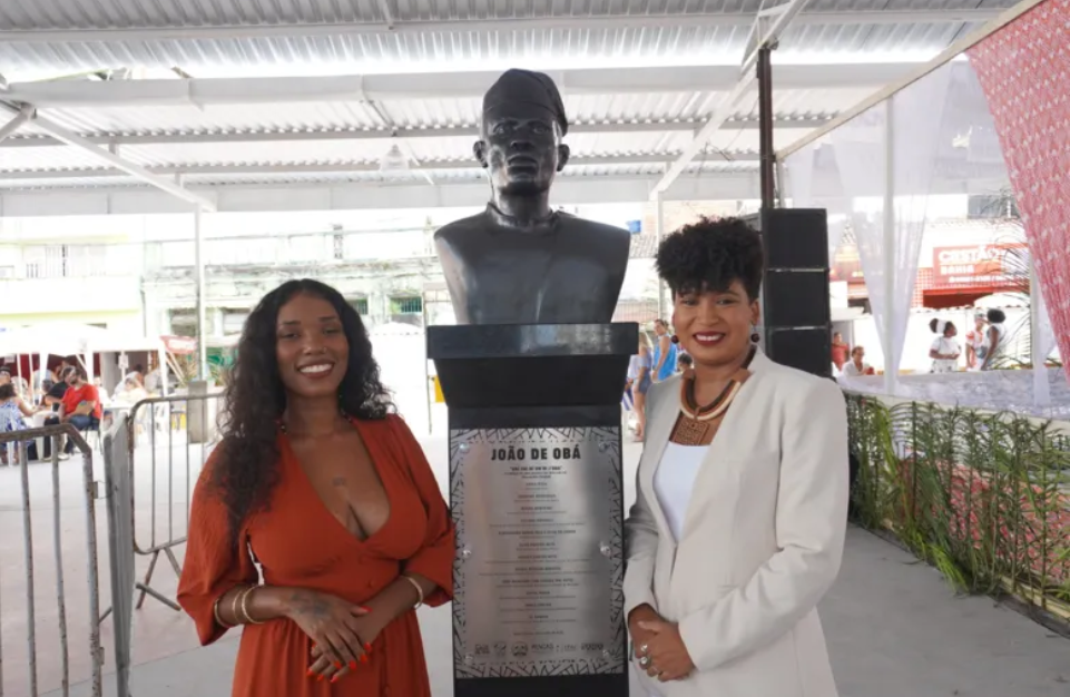 João de Obá, fundador do Bembé do Mercado, maior candomblé de rua do país, ganha monumento na BA