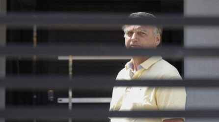 Fuga frustrada e constrangimento de aliados: analistas avaliam prisão de Bolsonaro