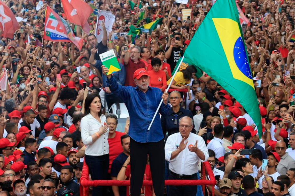 Lula vence o neofascismo em uma vitória histórica no Brasil